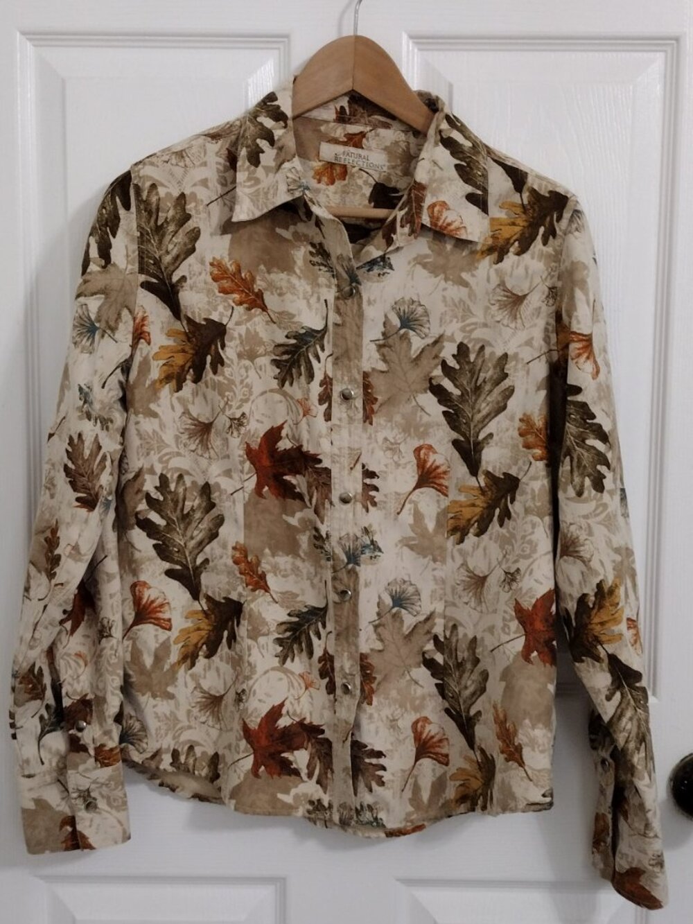 Natural Reflections Fall Leaves Button Front Blouse Women’s Neutral Autumn Top - Picture 2 of 8